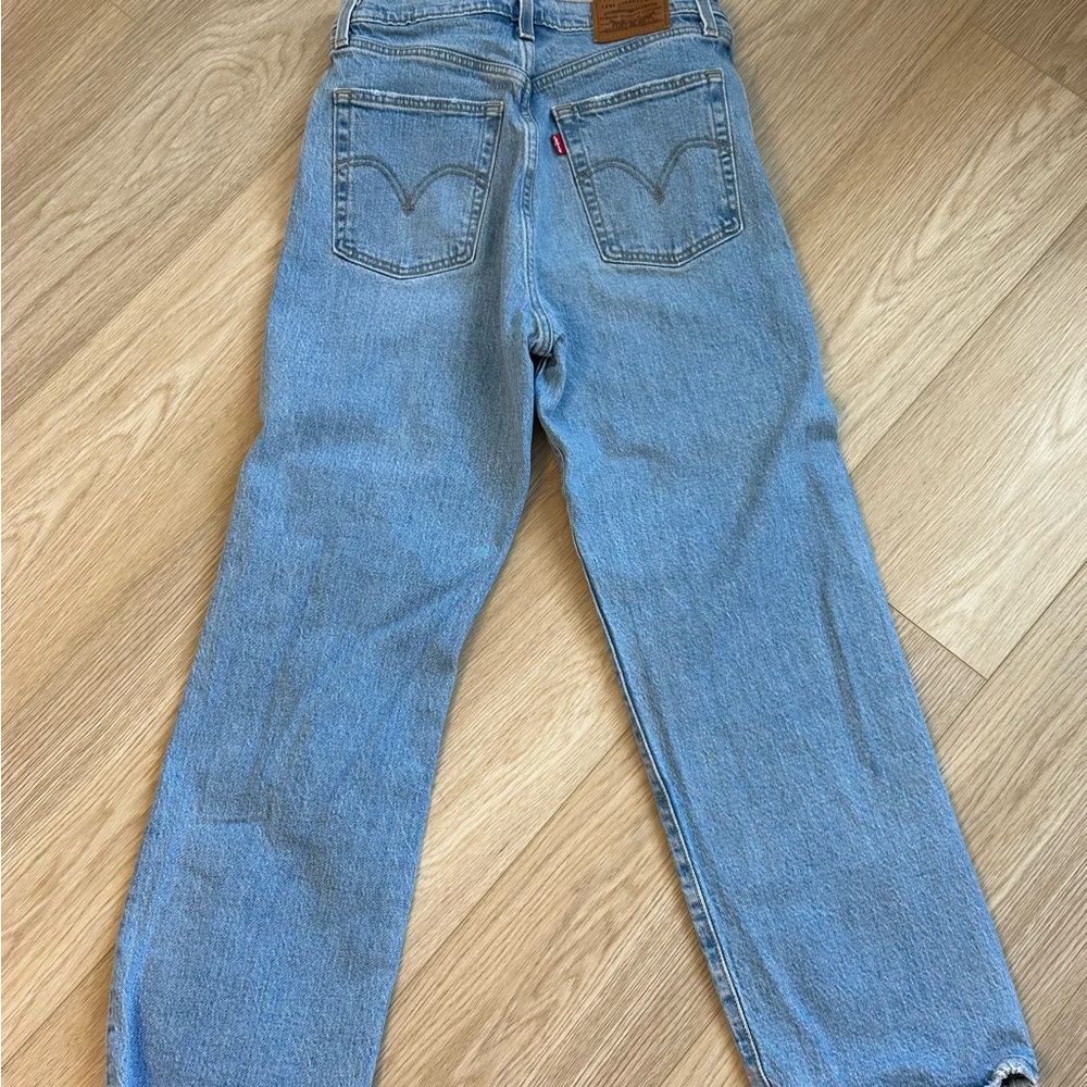 Levi's Women's Ribcage Straight Ankle Jeans - Picture 3 of 5